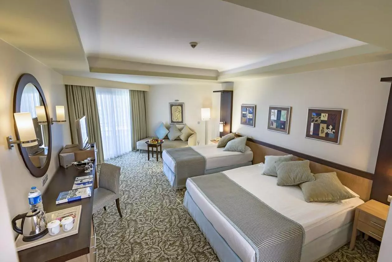 ROYALWING_SHABAVIZ (38).jpg